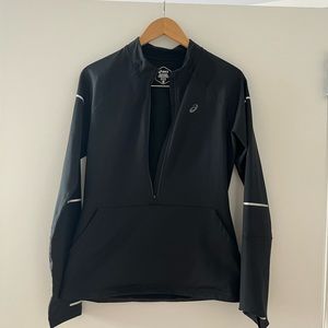 ASICS light pull over for Women in size Medium